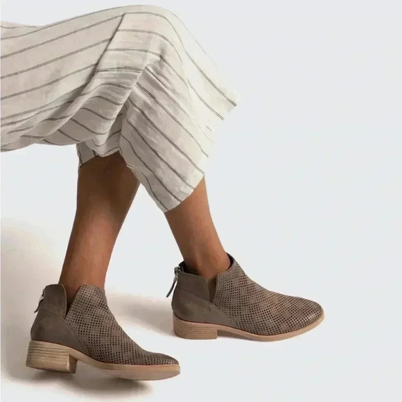 Dolce Vita perforated Ankle Bootie - Picture 1 of 8